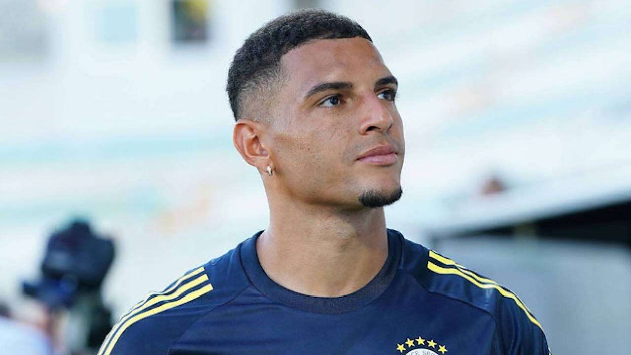 Fenerbahçe'ye 12 milyon euroya imza atmıştı: Aziz Yıldırım bedavaya gönderiyor, 2'nci ayrılığı hiç düşünmeden onayladı! 6